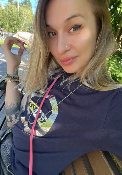 AnaBelle from United States on LuckyCrushCam